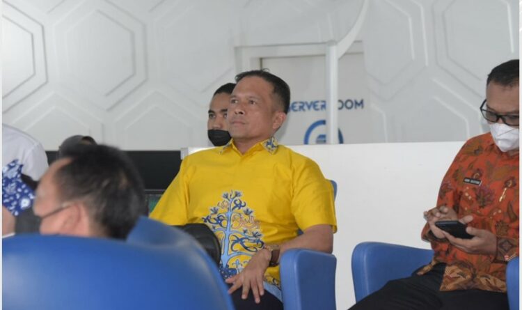 Teks Poto: Anggota Komisi B DPRD Kota Palangka Raya, H M Khemal Nasery (baju kuning).