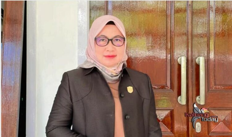 Foto - Anggota Komisi II DPRD Kabupaten Kotawaringin Timur, Hj. Darmawati.(Fit).