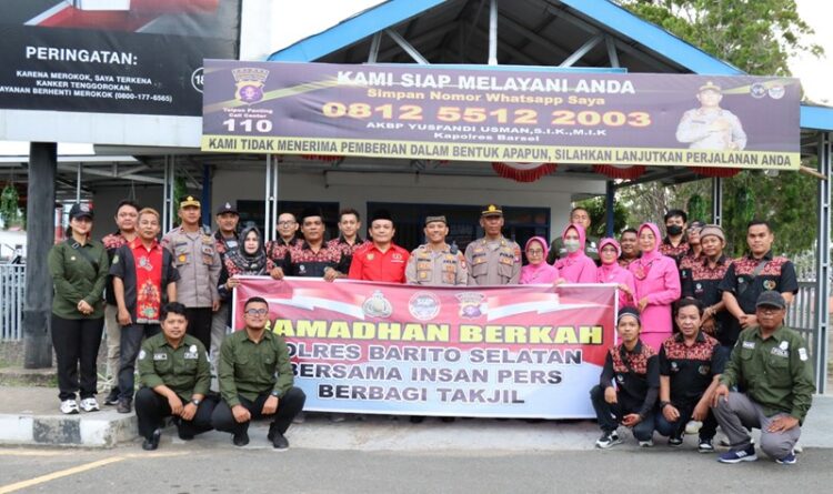 Foto bersama Kapolres dengan seluruh anggota PWI (ist)