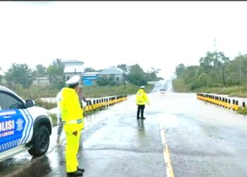 Hujan Deras Ruas Jalan Kereng Pangi- Sampit Sempat Terendam