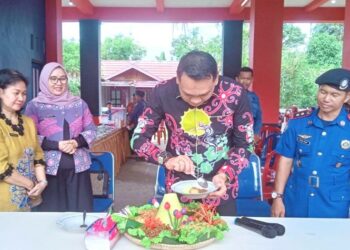 Konvoi dan Pemotongan Nasi Tumpeng Warnai HUT Damkar di Barsel