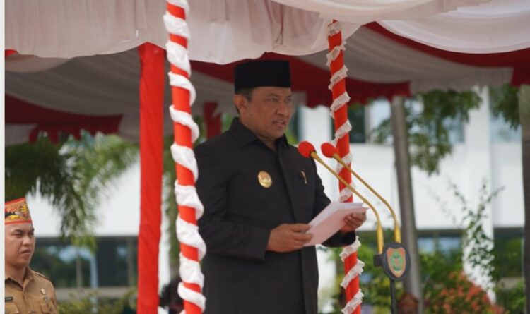 Foto - Wakil Gubernur Kalimantan Tengah (Kalteng) Edy Pratowo memimpin Upacara Peringatan Hari Amal Bakti (HAB) Kementerian Agama RI ke-77 tingkat Prov. Kalteng