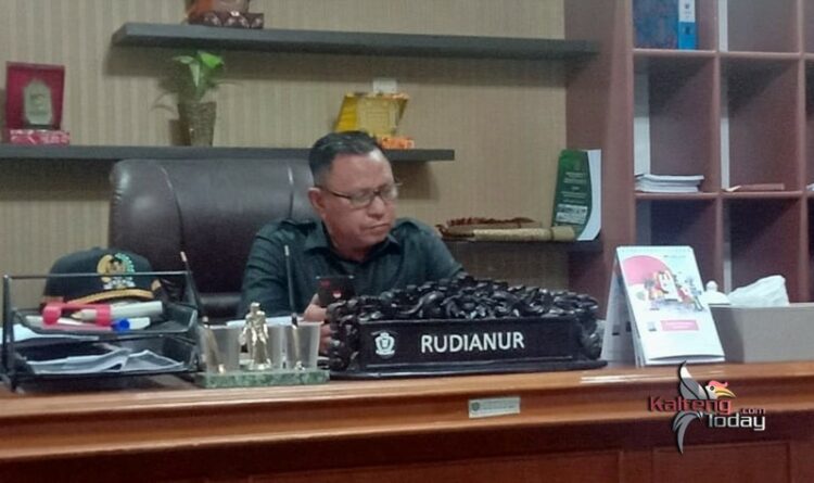 Foto - Wakil Ketua I DPRD Kotim, H Rudianur.(Fit).