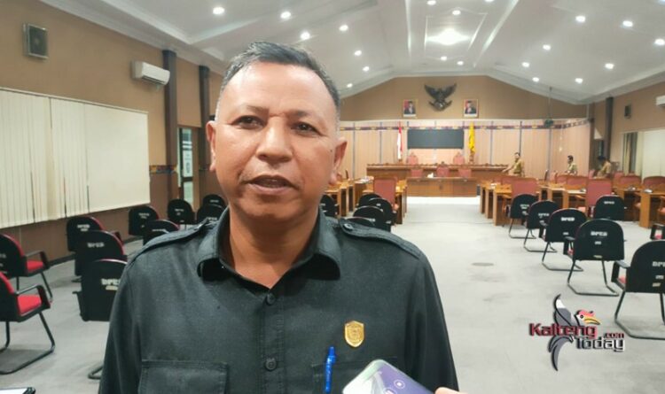 Foto - Wakil Ketua l DPRD Kotim, H Rudianur.(Fit).
