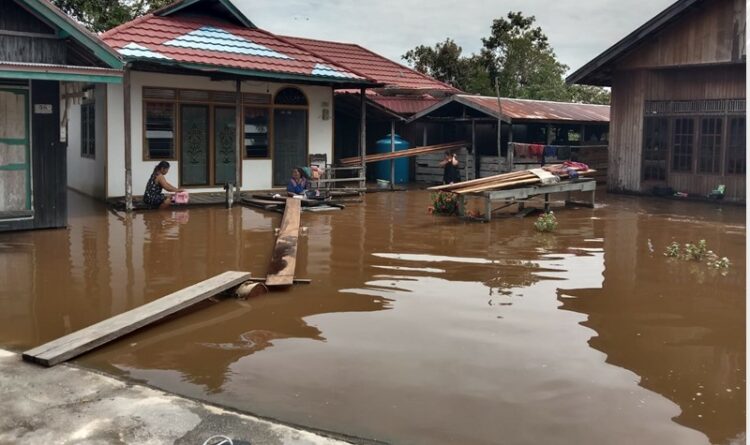 foto:Kondisi banjir di Kecamatan Kapas Tengah dan Timpah mulai surut,tetapi perlu kewaspadaan untuk Kecamatan Timpah.