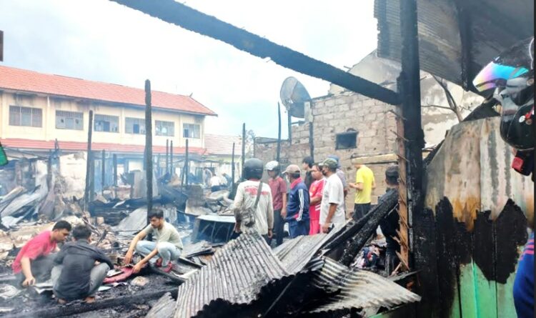 8 Rumah Warga di Sampit Terbakar