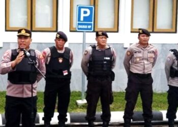 Arahan Kabagops Polresta Palangka Raya ke Personel Sebelum Amankan Aksi Mahasiswa