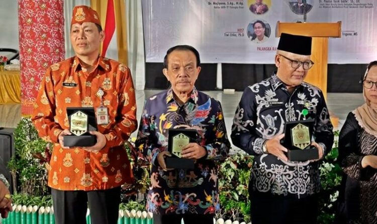 Keterangan : Wakil Ketua I DPRD Kalteng, Abdul Razak (tengah). (ist)