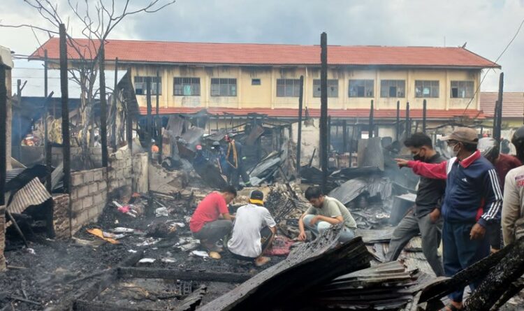 sejumlah rumah yang terbakar di Sampit, Kabupaten Kotim, beberapa waktu lalu.