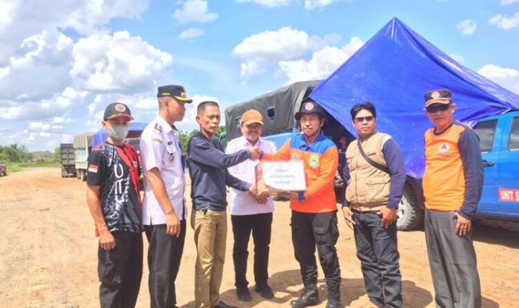 Pemkab Kapuas Salurkan Bantuan Sembako Kepada 889 KK Terdampak Banjir di Mantangai