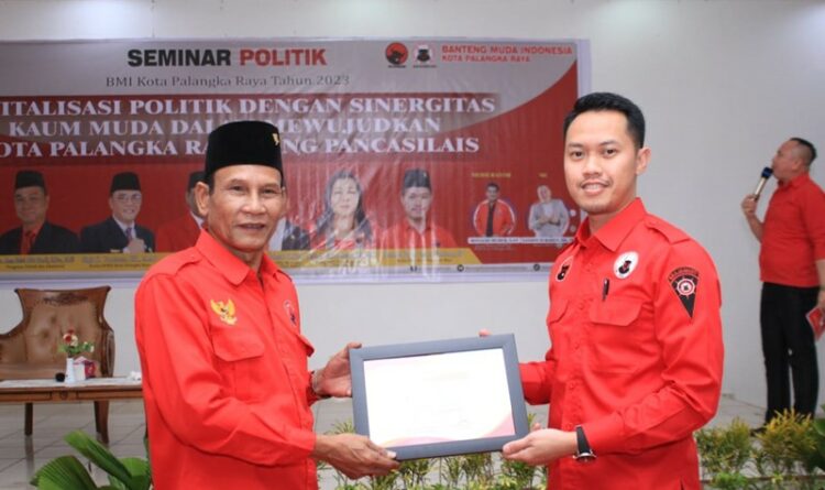 Foto - Ketua DPD PDI Perjuangan Kalteng (kiri) dan Ketua Banteng Muda Indonesia Palangka Raya (kanan), Sabtu (27/5/2023)