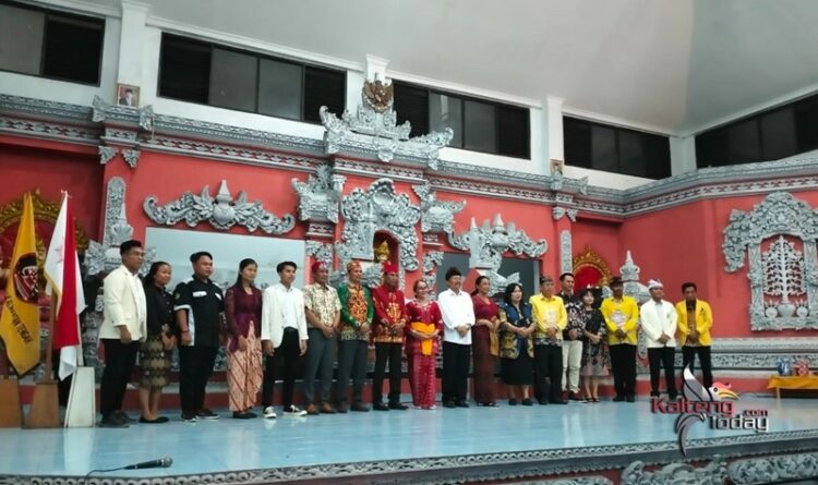 Foto - Suasana Perayaan Dharma Santi Pemuda dan Mahasiswa Provinsi Kalimantan Tengah, di Wantilan Pura Pitamaha Palangka Raya