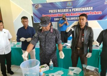 BNNK Palangka Raya Ringkus Pengedar dan Musnahkan 48,7 Gram Sabu