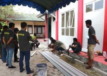 Tingkatkan Kemandirian, 10 Klien Bapas Palangka Raya Ikuti Pelatihan Baja Ringan