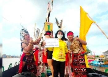 Horee, Pemko Palangka Raya Juara 1 Lomba Perahu Hias FBIM