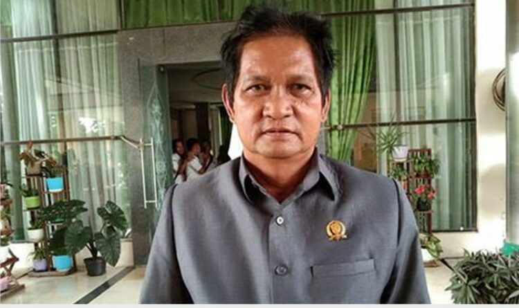 TEGAS: Anggota DPRD Kabupaten Katingan H Hanafi ketika diwawancarai, Rabu (21/6/2023).