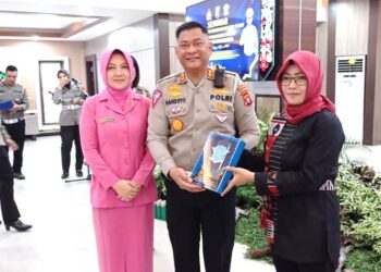 Tingkatkan Pelayanan Publik, Polda Kalteng Gelar Seminar Peningkatan SDM