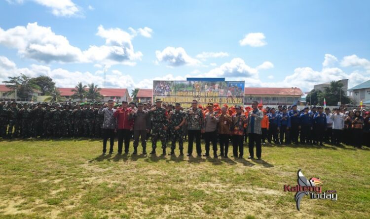 Foto : Foto bersama TNI dan Forkopimda (shan)