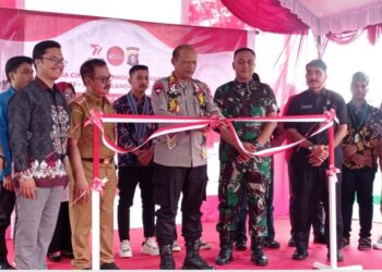 Teks Poto: Kapolda Kalteng, Irjen Pol Nanang Avianto, pada saat melakukan pemotongan pita tanda diresmikannya Rumah Kebangsaan.