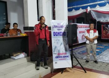 Keterangan : Ketua DPD PDI Perjuangan Kalteng, Arton S. Dohong (Tengah) saat menyampaikan sambutan dalam pembukaan Turnamen Domino. (ist)