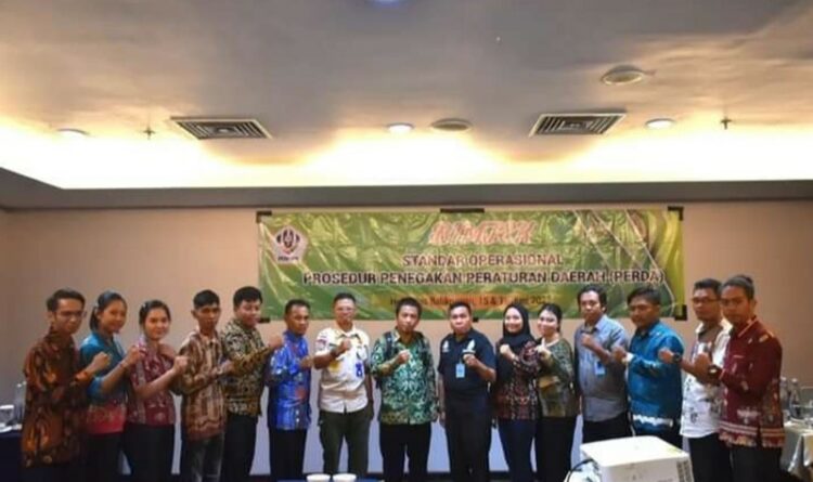 Satpol PP dan Damkar Kabupaten Katingan ketika mengikuti bimtek di Balikpapan Provinsi Kalimantan Timur, belum lama ini.