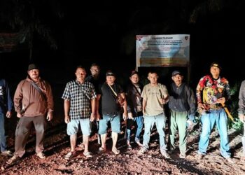 Tak Ingin Terjadi Kembali Aksi Panen Paksa, Masyarakat Pelantaran Jaga Kebun Kelapa Sawit