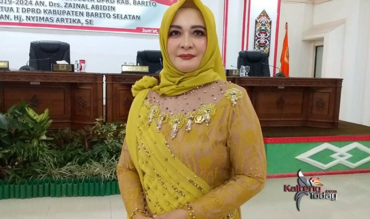 Foto : Wakil Ketua I DPRD Kabupaten Barsel, Nyimas Artika (shan)