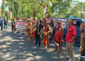 Aliansi Utus Dayak Mantehau Tuntut Kampus UPR Jalankan Program Afirmasi