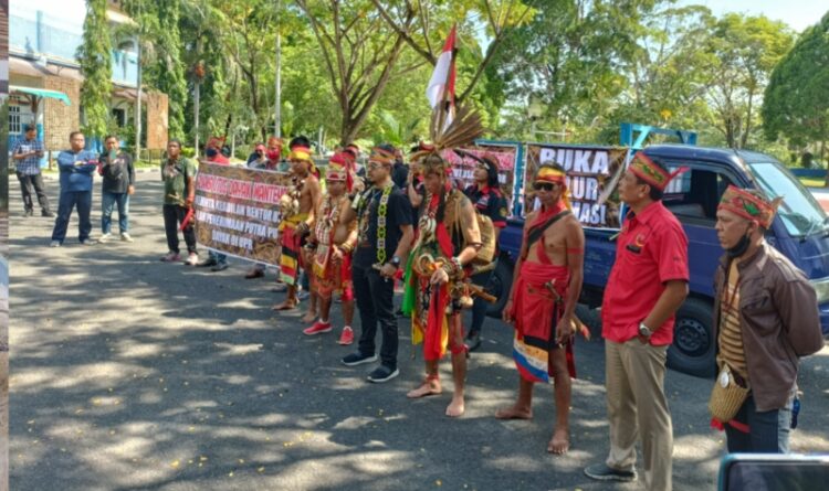 Aliansi Utus Dayak Mantehau Tuntut Kampus UPR Jalankan Program Afirmasi