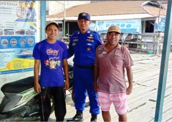 Personel Dirpolairud Polda Kalteng Berikan Pesan Kamtibmas Kepada Warga di Bahaur