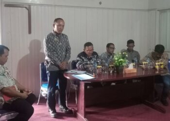 Foto: Tim Pansus LKPJ DPRD Mura saat mendengarkan paparan Direktur Perumda Danum Pomolum