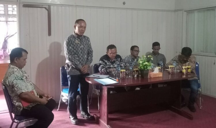 Foto: Tim Pansus LKPJ DPRD Mura saat mendengarkan paparan Direktur Perumda Danum Pomolum