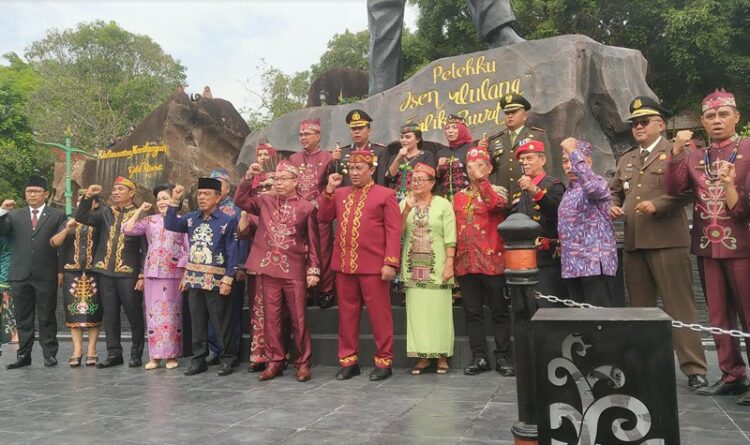 Puji Pembangunan Patung Pahlawan