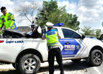 Adu Kuat, Pengendara Honda Scoopy Tewas