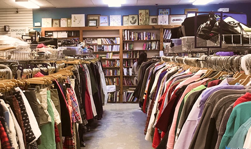 Jangan Asal Beli! Berikut Tips Membeli Baju Bekas Berkualitas di Thrift Shop