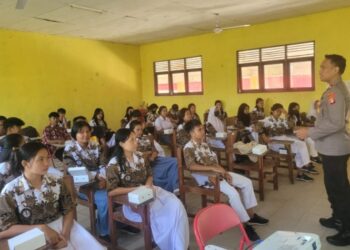 Ditbinmas Polda Kalteng sosialisasikan bahaya radikalisme dan intoleransi Kepada Siswa SMAS PGRI 2 Palangka Raya