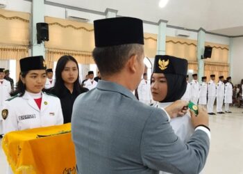 61 Orang Paskibraka Dikukuhkan Bupati Gumas