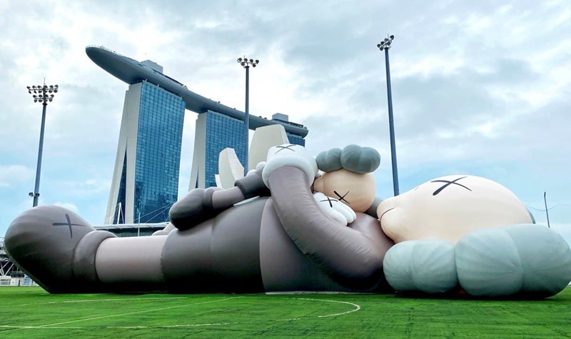 Gemes! Intip Foto-foto Imut ‘Boneka Raksasa’ dalam Project KAWS:Holiday Di Seluruh Dunia