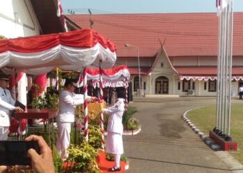 Peringatan HUT Kemerdekaan ke -78 RI di Bartim : Disengat Panas Membara, Kekhidmatan Tetap Terjaga