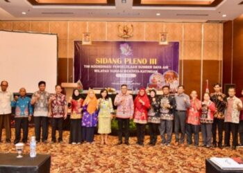 Leonard S. Ampung Buka Sidang Pleno TKPSDA WS Mentaya - Katingan Tahun 2023
