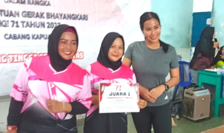 Jaring Atlet Badminton Bhayangkari dan Jalin Kebersamaan
