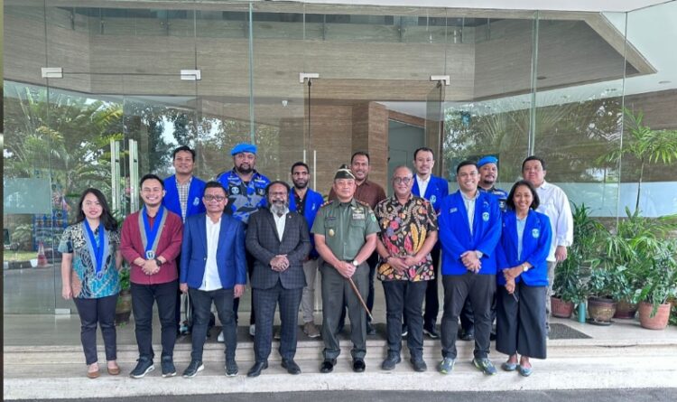 Pangdam XVII/Cenderawasih Mayor Jenderal TNI Izak Pangemanan Bertemu Dengan DPP GAMKI, PP GMKI dan PGI