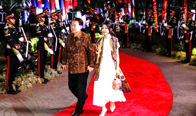 Cantiknya Para Ibu Negara Kenakan Batik Indonesia di Gala Dinner KTT ASEAN
