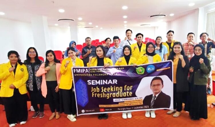 FMIPA UPR melaksanakan kegiatan Seminar Job Seeking For Fresh Graduate