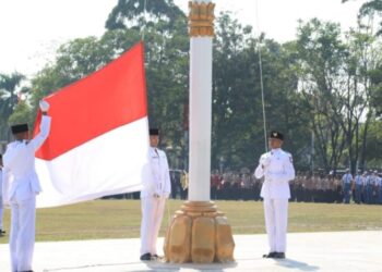 Edy Pratowo Sampaikan Amanat Gubernur Kalteng di Upacara HUT RI ke - 78
