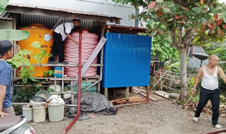 Perumda Tirta Barito Salurkan Air Bersih ke Rumah Warga