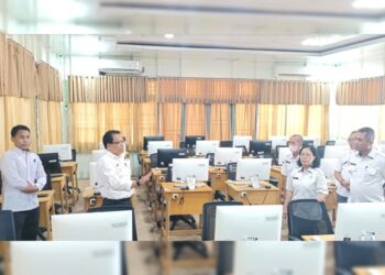 Pj Bupati Kapuas Sambangi BKPSDM Cek Sarpras CAT