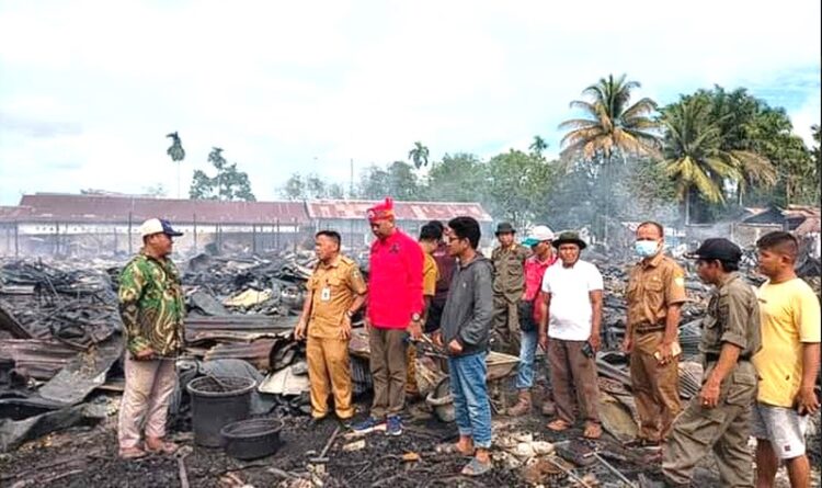 220 Lapak Pasar di Simpang Sebabi Telawang Ludes Terbakar