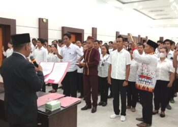 93 Orang Pengawas TPS Kecamatan Kurun diLantik