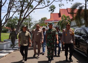 Kapolres Beserta Forkopimda Melakukan Pengecekan TPS
